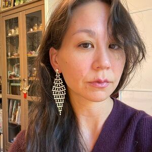 Rhinestone earrings gold tone